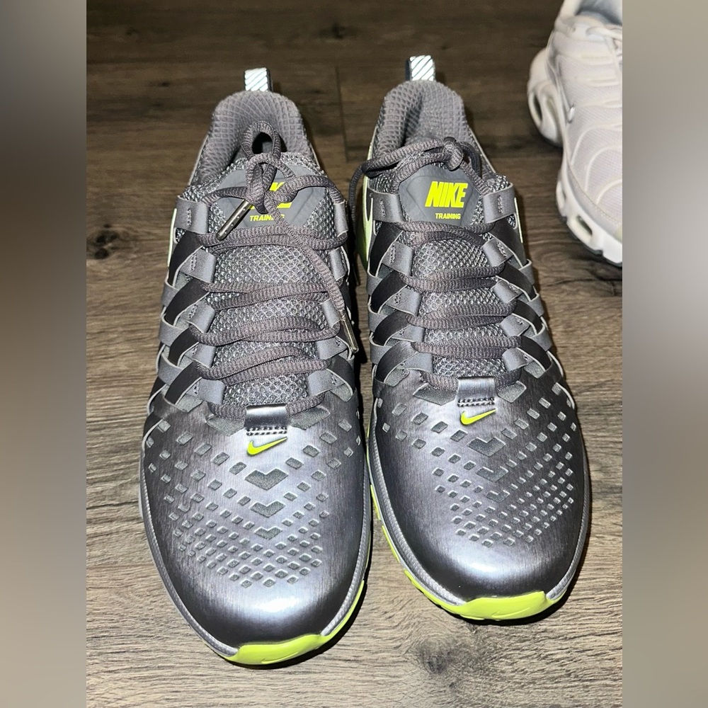 Nike Men's Gray and Yellow Athletic Shoes